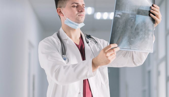 Dott. Nicola Carapella: specialista in radiologia diagnostica e interventistica