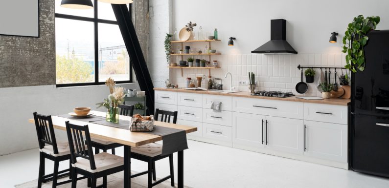 Massimizzare lo spazio: consigli e accorgimenti per arredare una cucina piccola