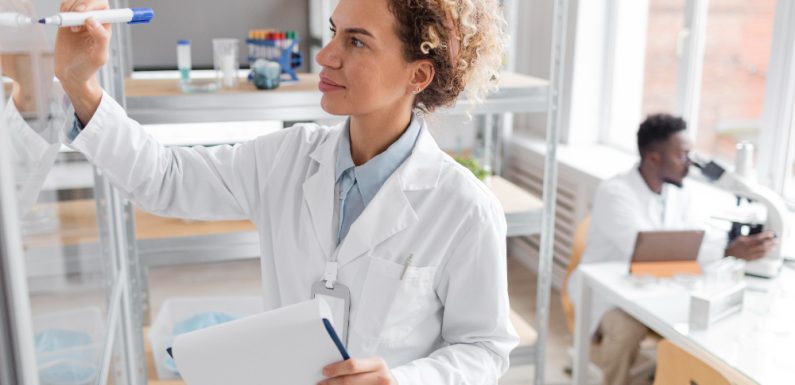 La tecnologia nella formazione farmaceutica: un passo avanti per il futuro della medicina